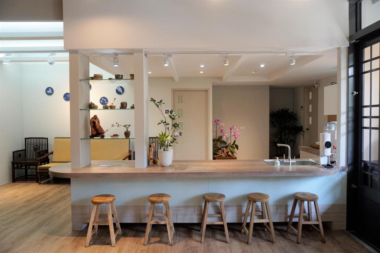 蘊慢築 茶花藝主題民宿 Yun Man Zhu Homestay Gongguan Extérieur photo