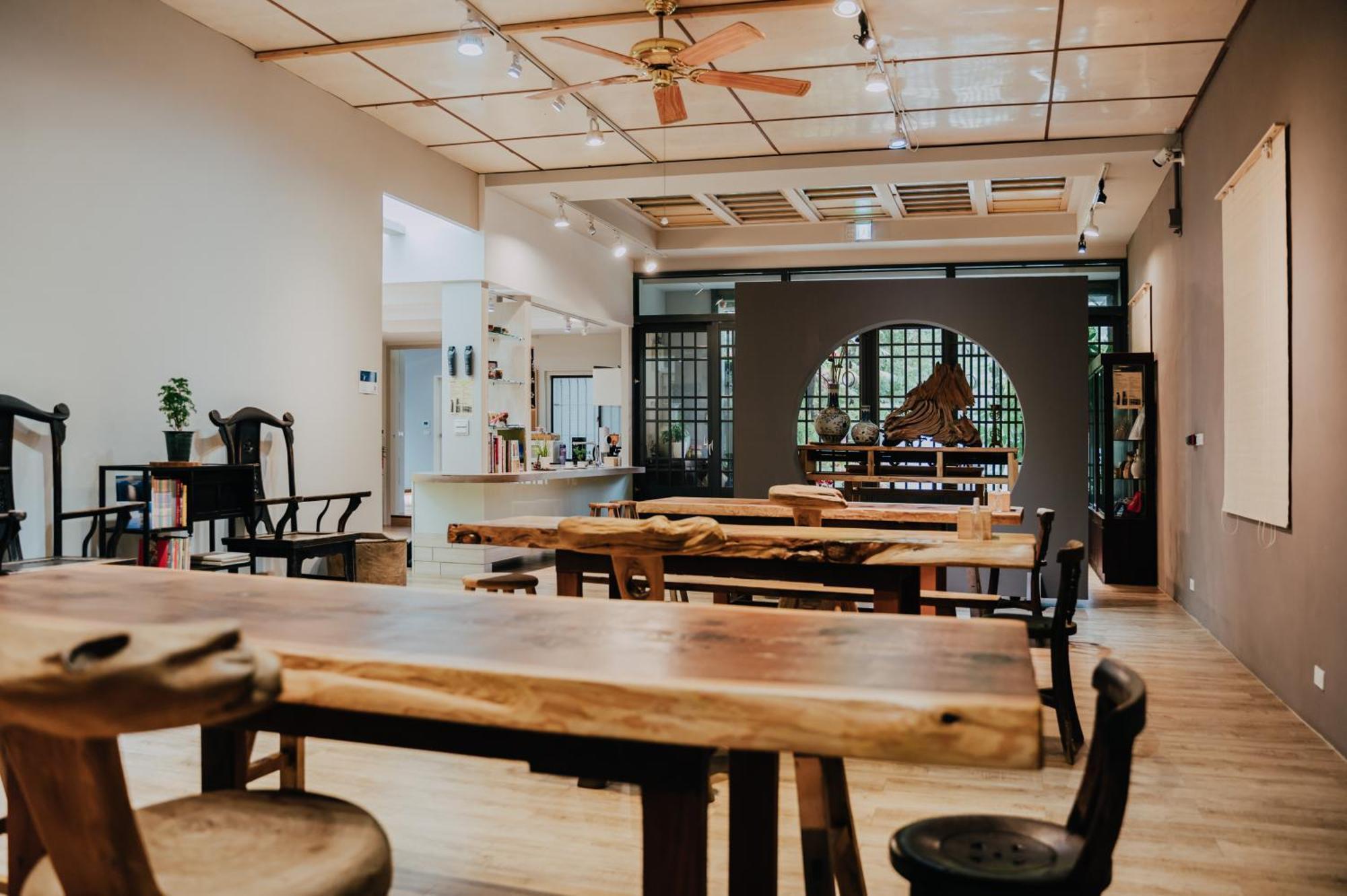蘊慢築 茶花藝主題民宿 Yun Man Zhu Homestay Gongguan Extérieur photo