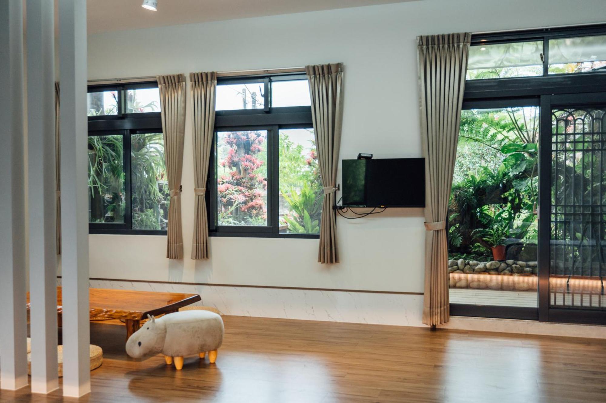 蘊慢築 茶花藝主題民宿 Yun Man Zhu Homestay Gongguan Extérieur photo